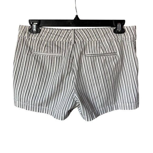 NY & Co Women's Striped Shorts Size 8 Multicolor Casual Summer - Picture 2 of 3